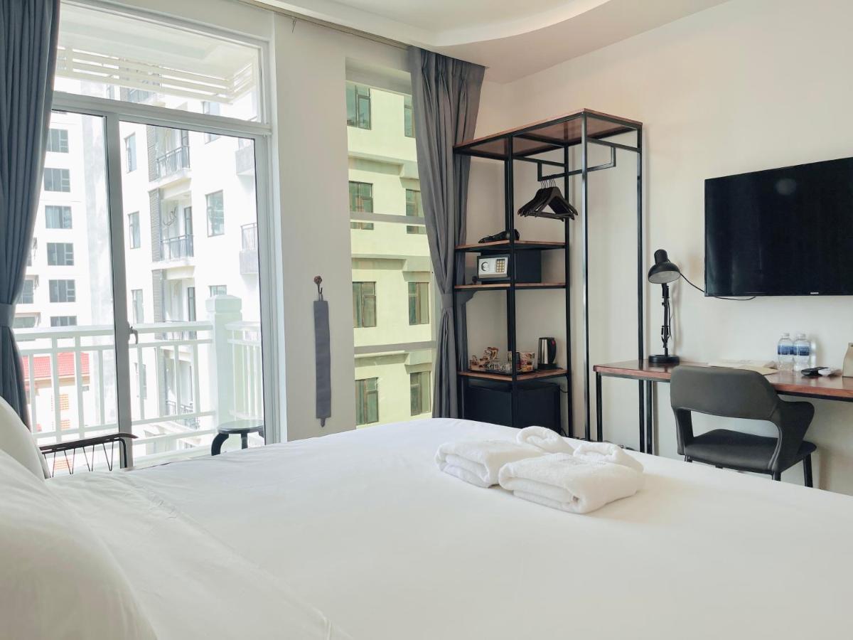 Times Hotel At Bassac Lane Phnom Penh Exterior photo